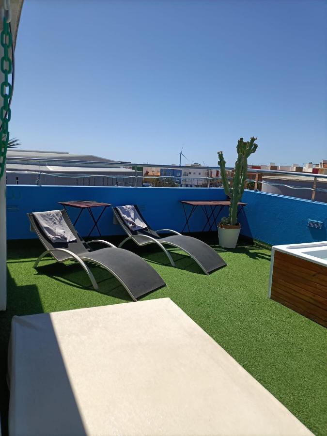 Atico Con Vistas , Jacuzzi , Terraza Y Barbacoa Arinaga