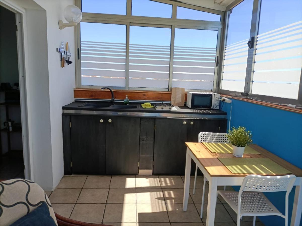 Atico Con Vistas , Jacuzzi , Terraza Y Barbacoa * Arinaga