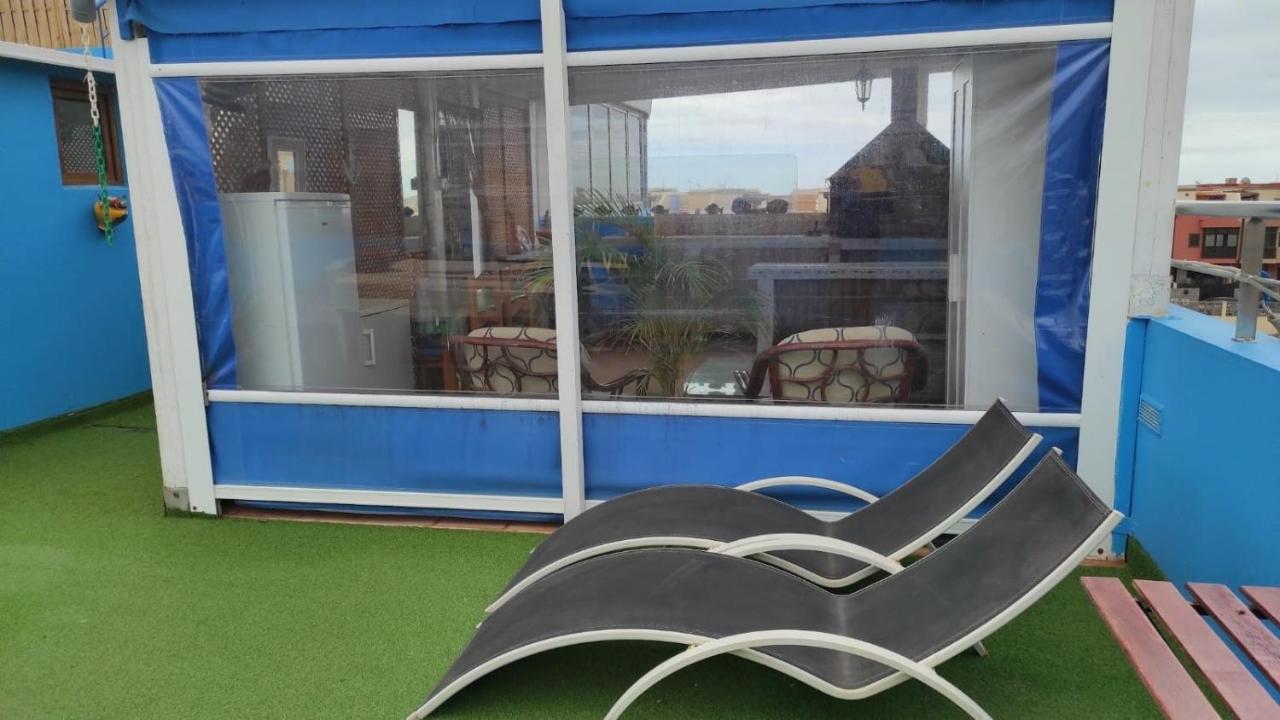 Atico Con Vistas , Jacuzzi , Terraza Y Barbacoa Arinaga